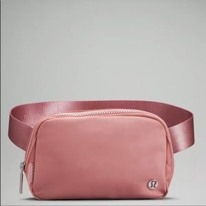 This bag has never been used! Found another color I liked better..Tags still on!